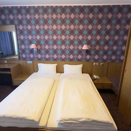 Hotel Ishi Inn Вольфсбург Экстерьер фото
